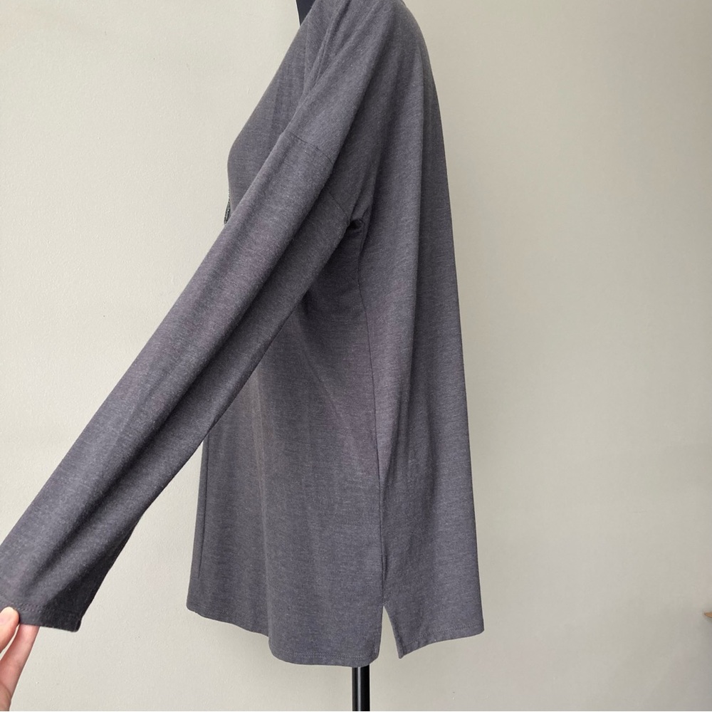 J. Jill Long Tunic Top Keyhole Subtle Shimmer Sparkle Detail Dark Gray Small - Picture 4 of 10